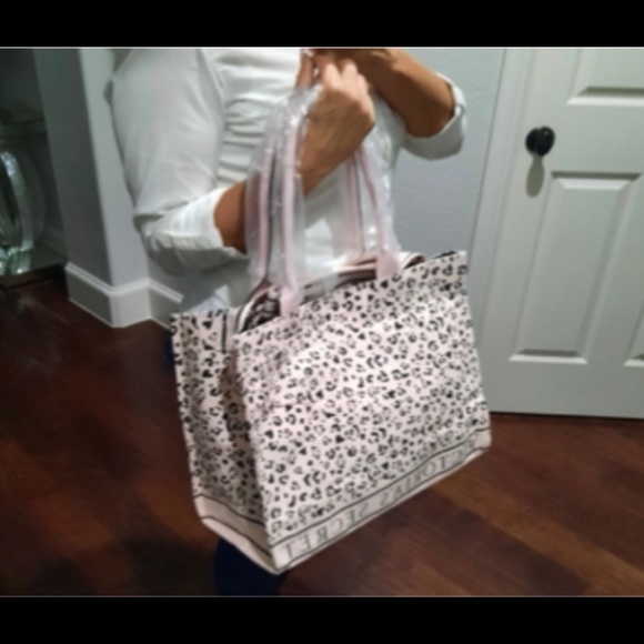 Victoria's Secret Leopard Beach Tote Bag - NWT!! - Picture 3 of 10